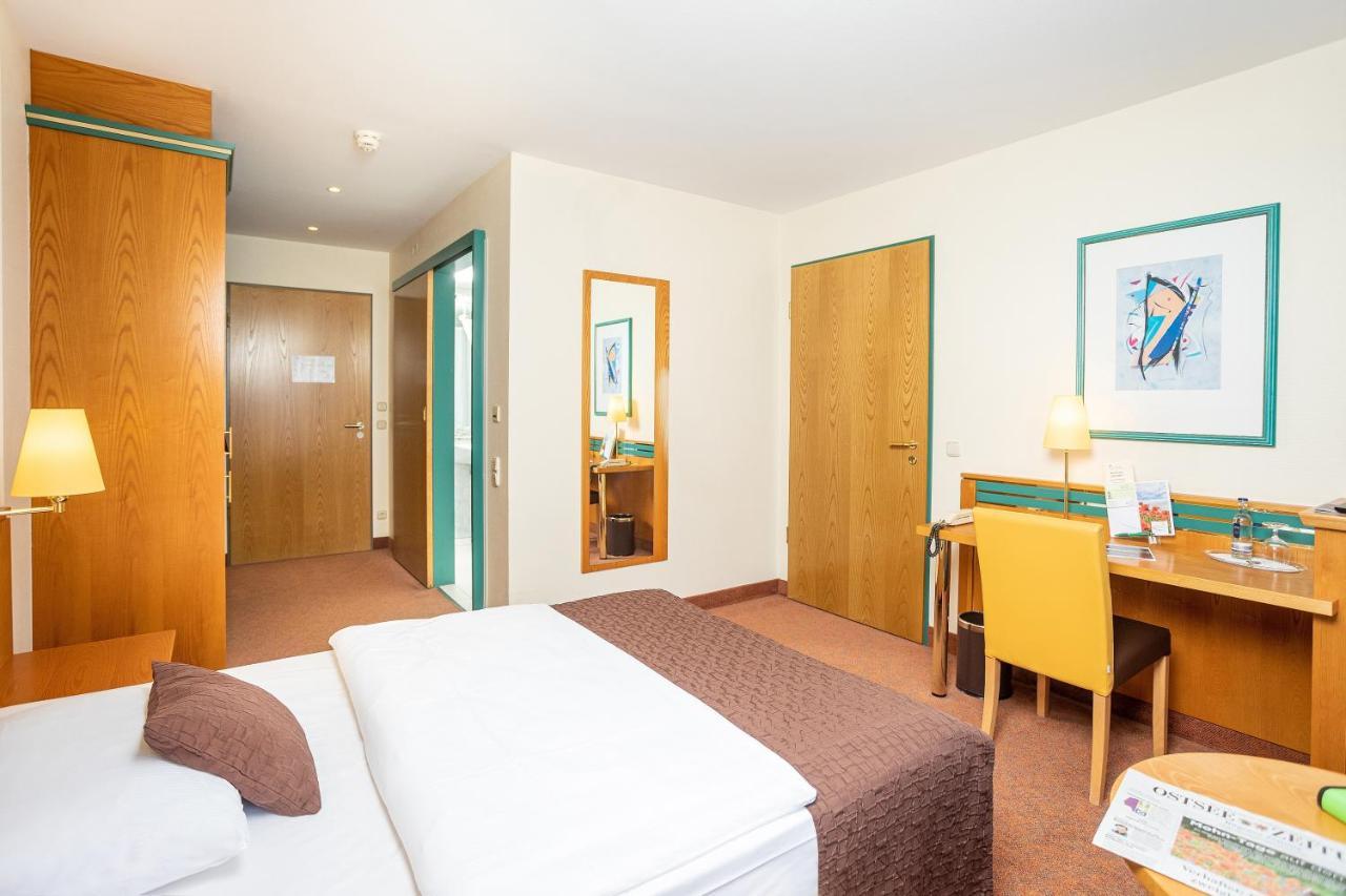 Parkhotel Ruegen Берген на Рюген Екстериор снимка