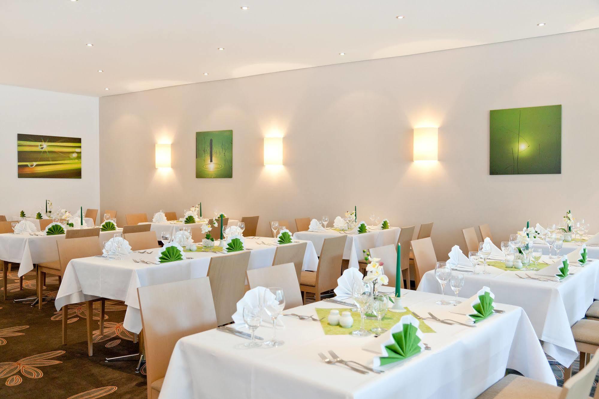 Parkhotel Ruegen Берген на Рюген Екстериор снимка